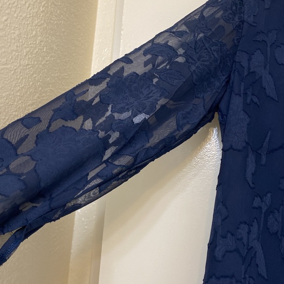 PRETTY GARDEN Navy blue floral embroidered button up - Picture 2 of 4